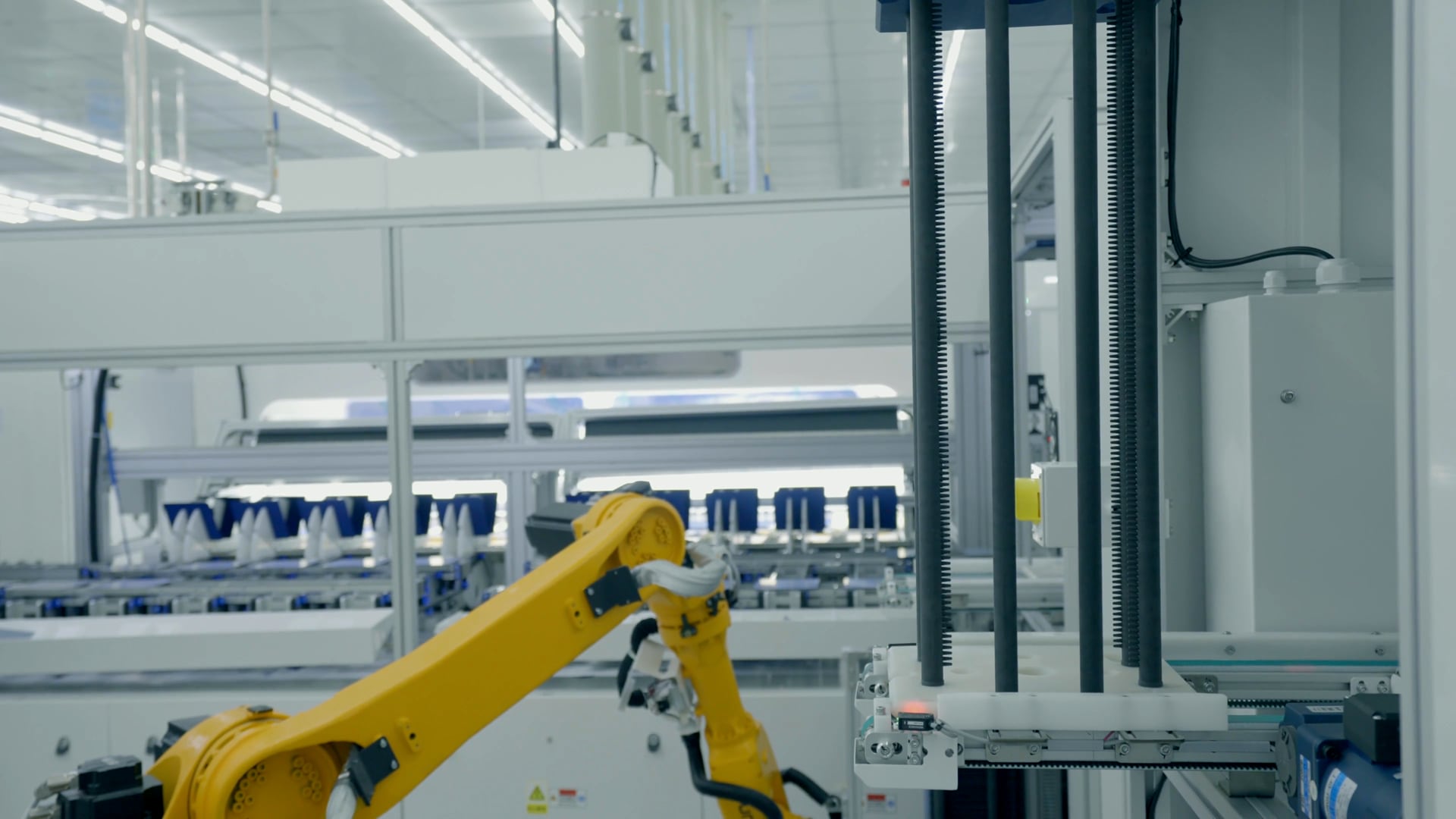 Robotlu üretim hücresi
