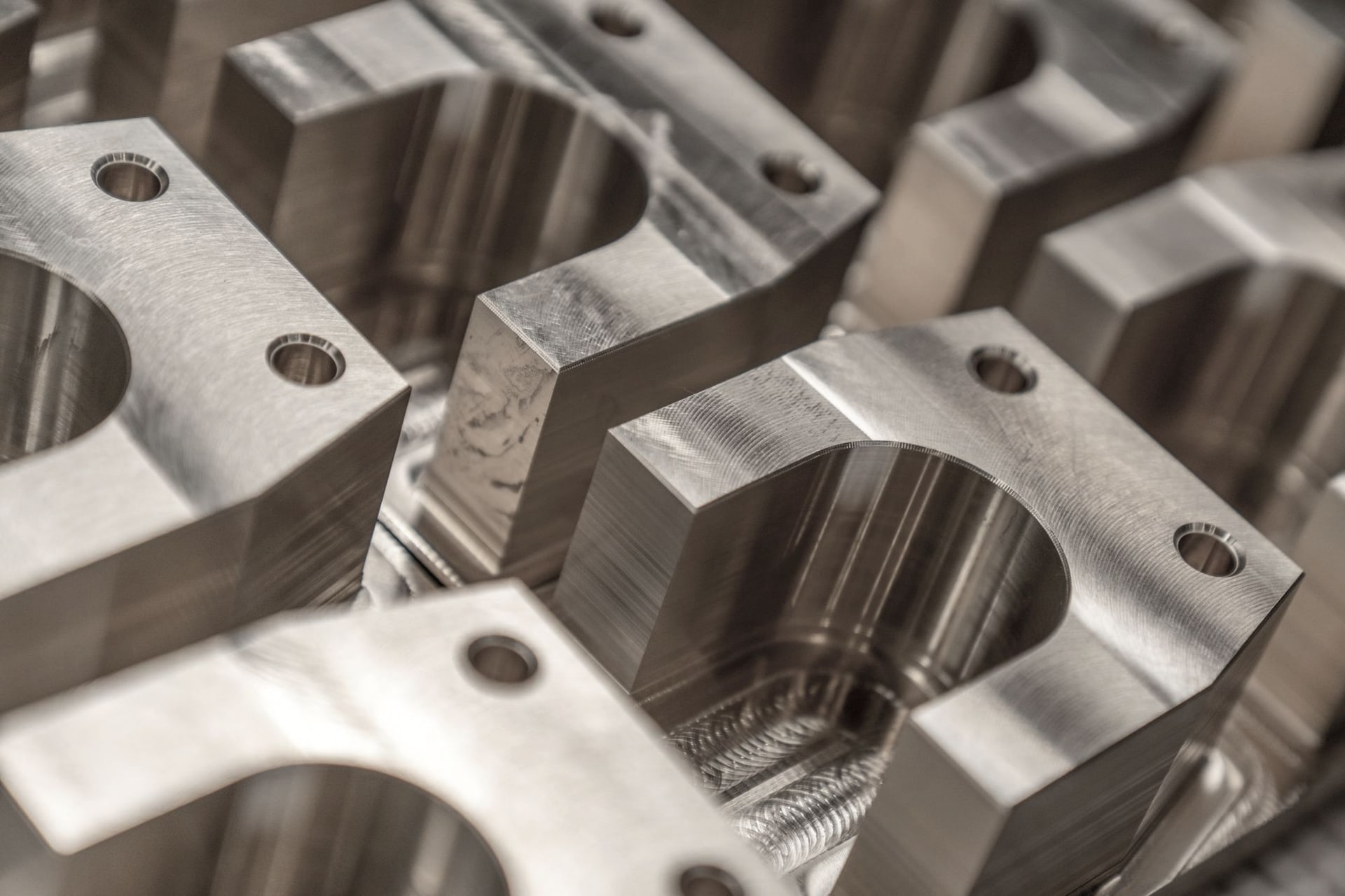 İşlenmiş metal parçaların yüzeyleri